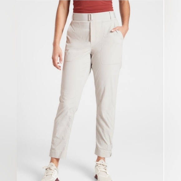 Athleta Pants - Athleta Trekkie Belted Pant Birch Gray Size 8